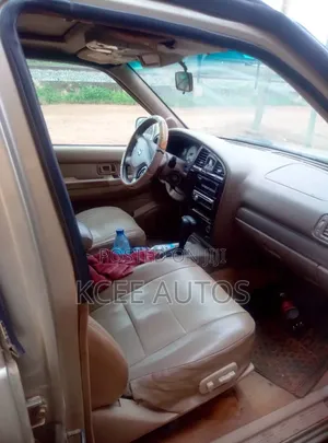 Nissan Pathfinder 2005 Silver