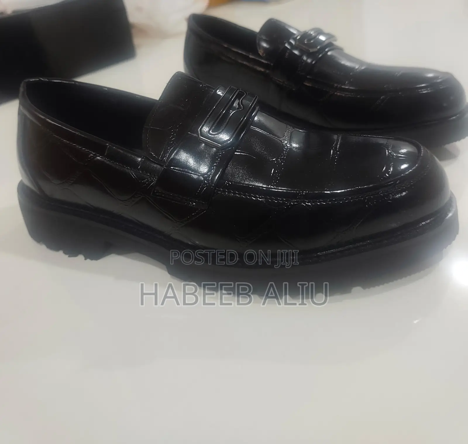 Shoes Size 42
