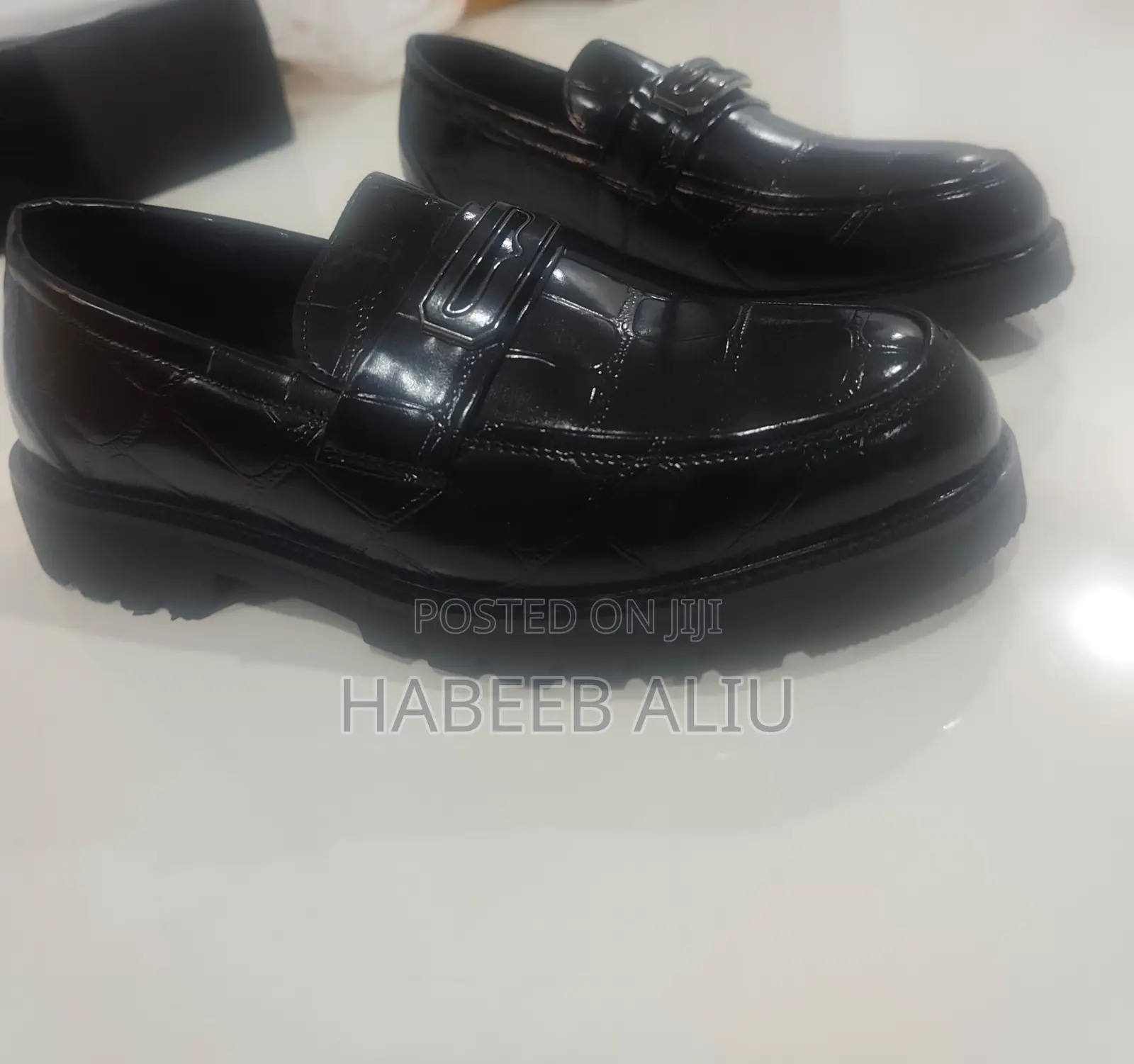 Shoes Size 42