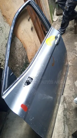 Camry 2018 Front Left Door