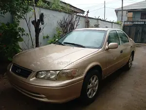 Toyota Camry 1999 Gold