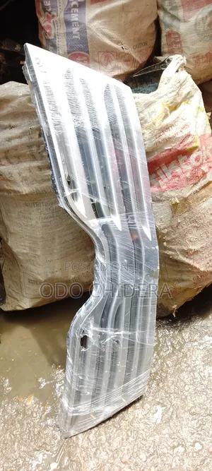 Front Grill Venza 2010 Model
