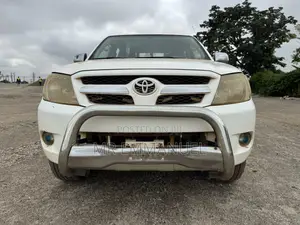 Toyota Hilux WORKMATE 4x4 2013 White