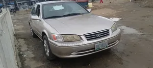 Toyota Camry 2001 Gold