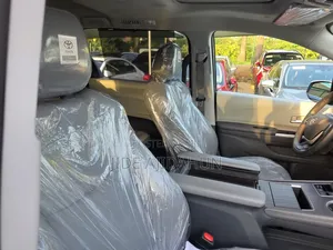 Toyota Sienna 2022 White