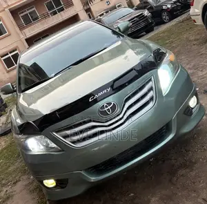 Toyota Camry XLE V6 4dr Sedan (3.5L 6cyl 6AM) 2009 Green