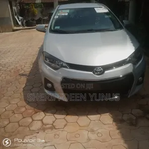 Toyota Corolla 2015 Silver