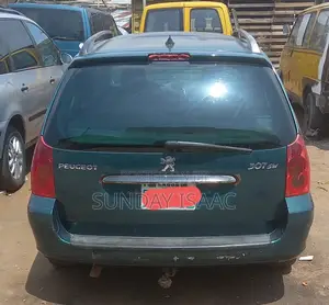 Peugeot 307 SW 2002 Green