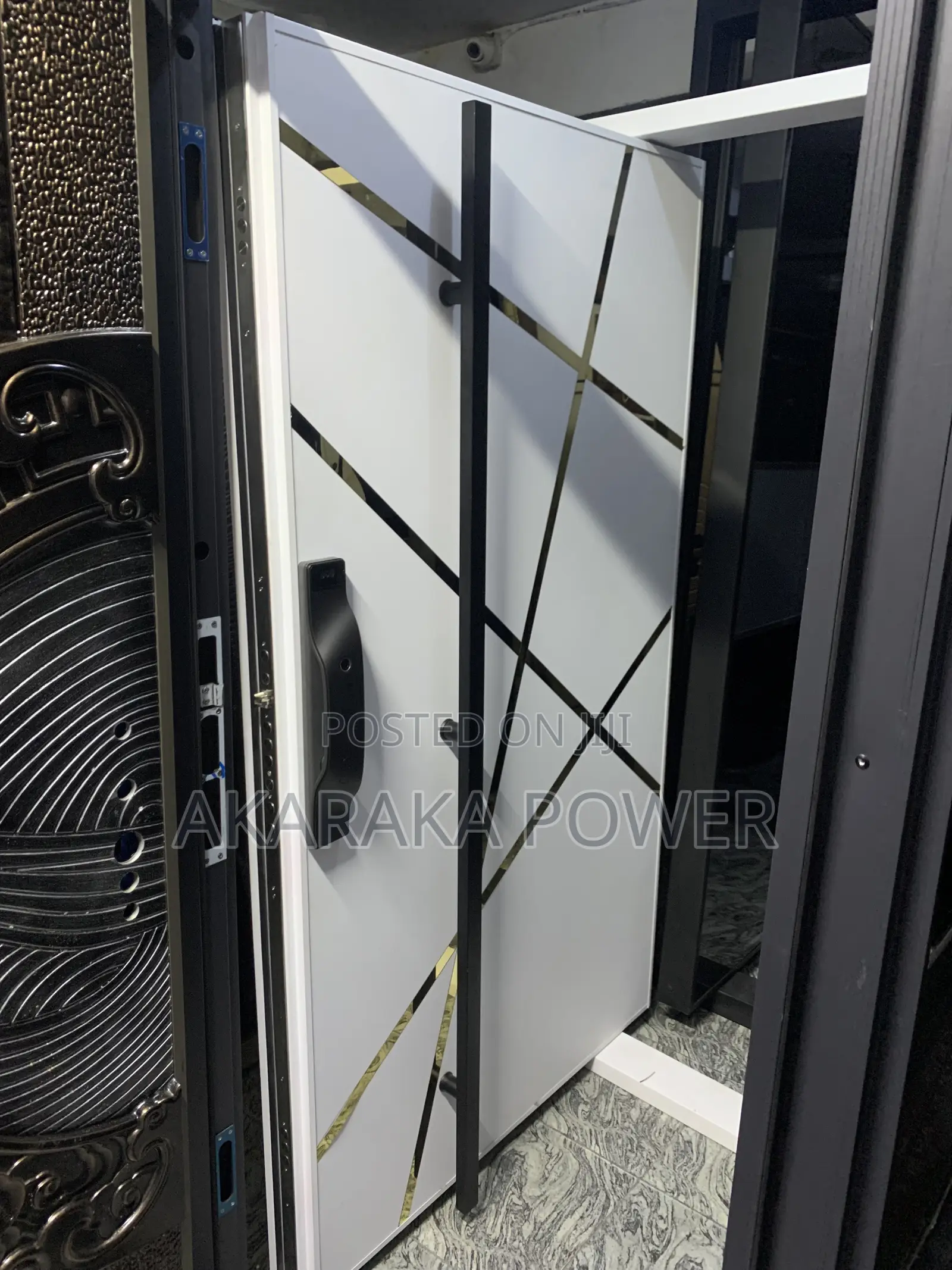 High Quality Turkey Pivot Door