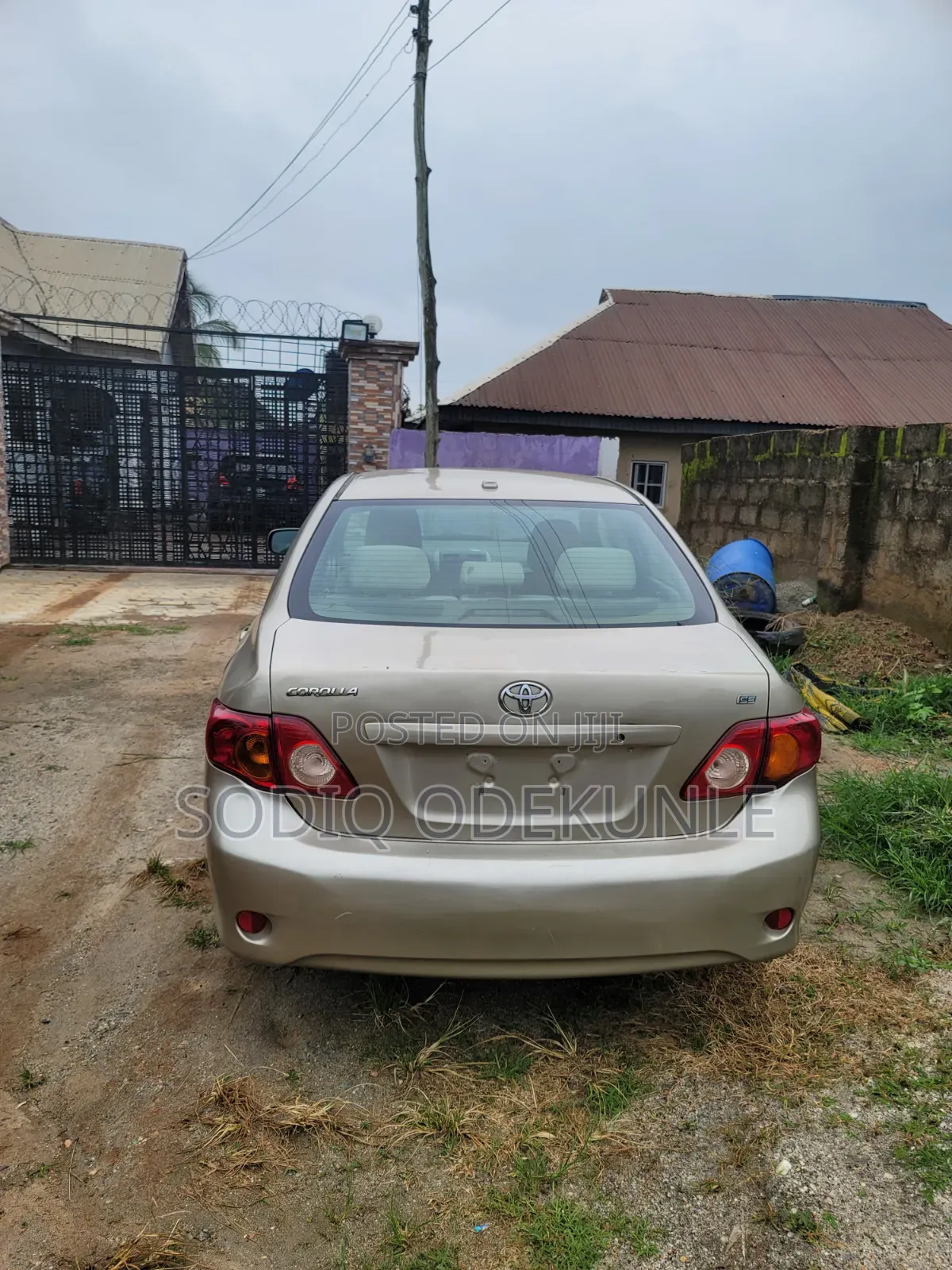 Toyota Corolla 2010 Gold