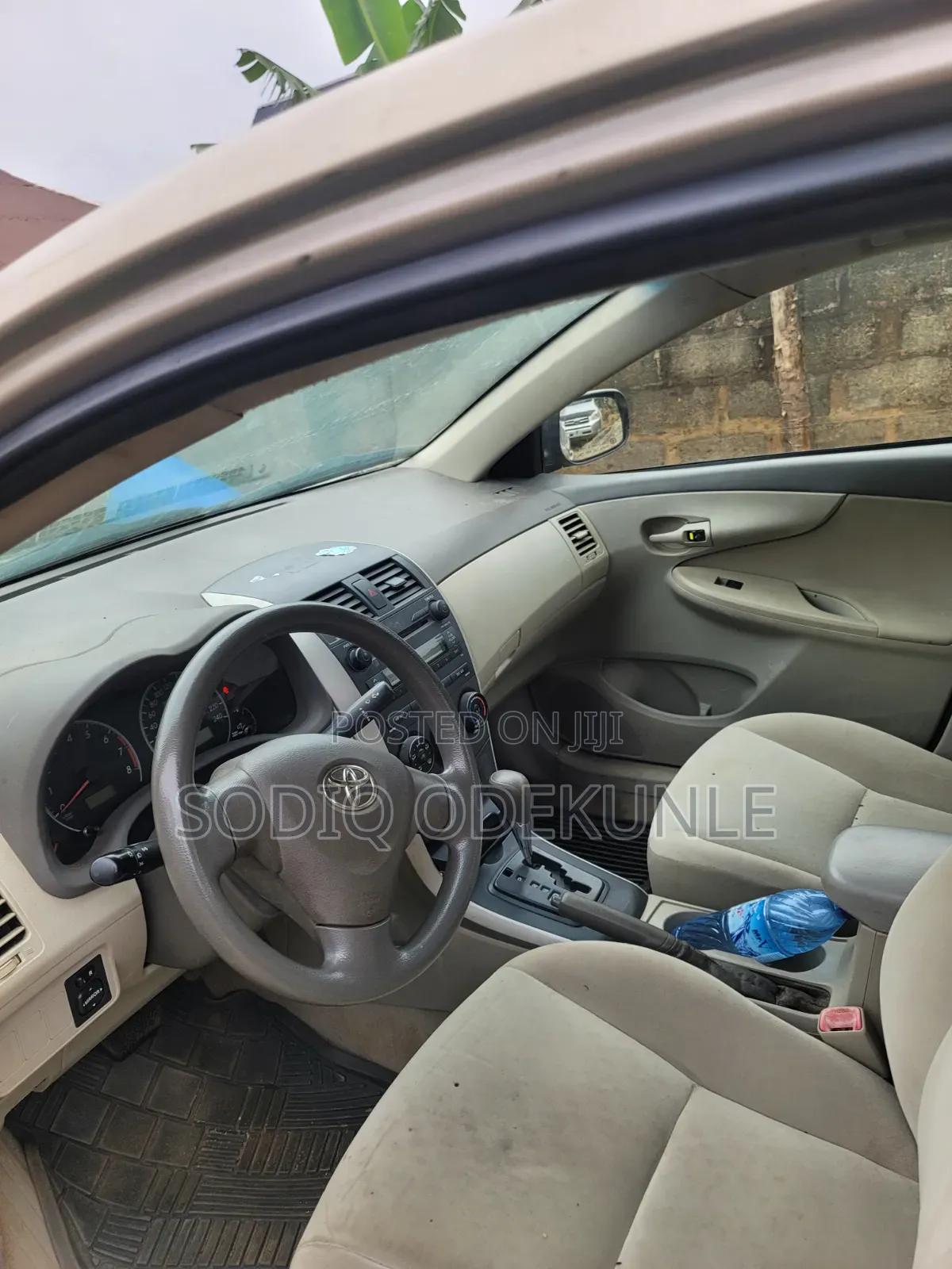 Toyota Corolla 2010 Gold