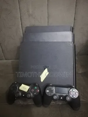 Ps4 Slim Uk Used With Game and 2 Controllers
