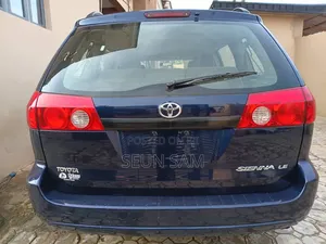 Toyota Sienna 2004 Blue