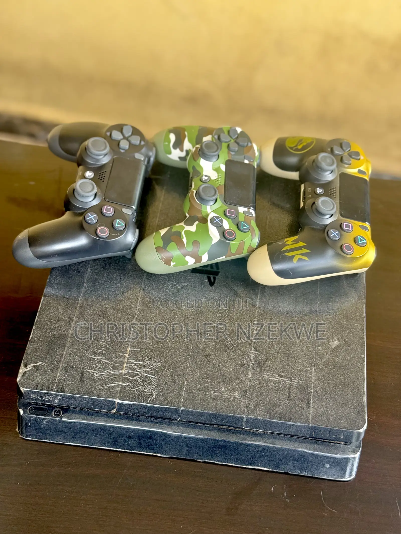 Ps 4 Slim (Hacked) With Games