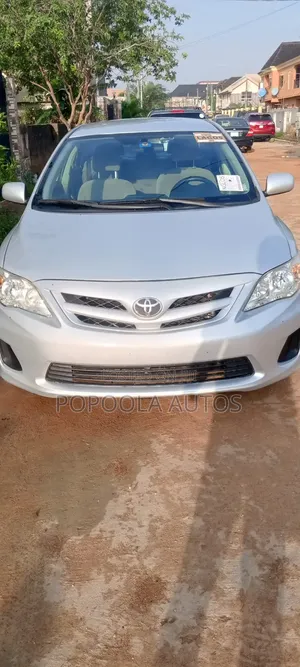 Toyota Corolla 2011 Silver