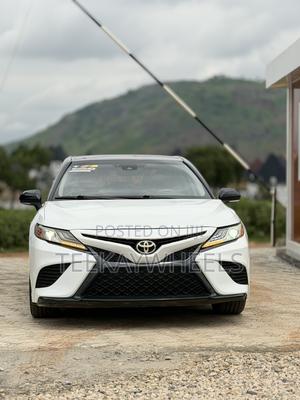 Toyota Camry XSE (2.5L 4cyl 8A) 2019 White