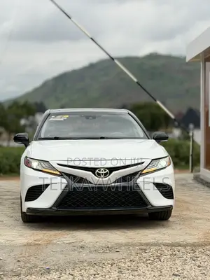 Toyota Camry XSE (2.5L 4cyl 8A) 2019 White