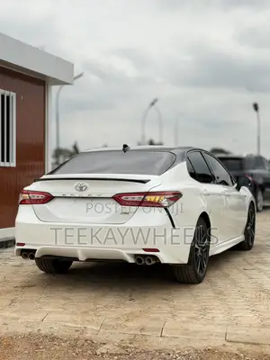 Toyota Camry XSE (2.5L 4cyl 8A) 2019 White