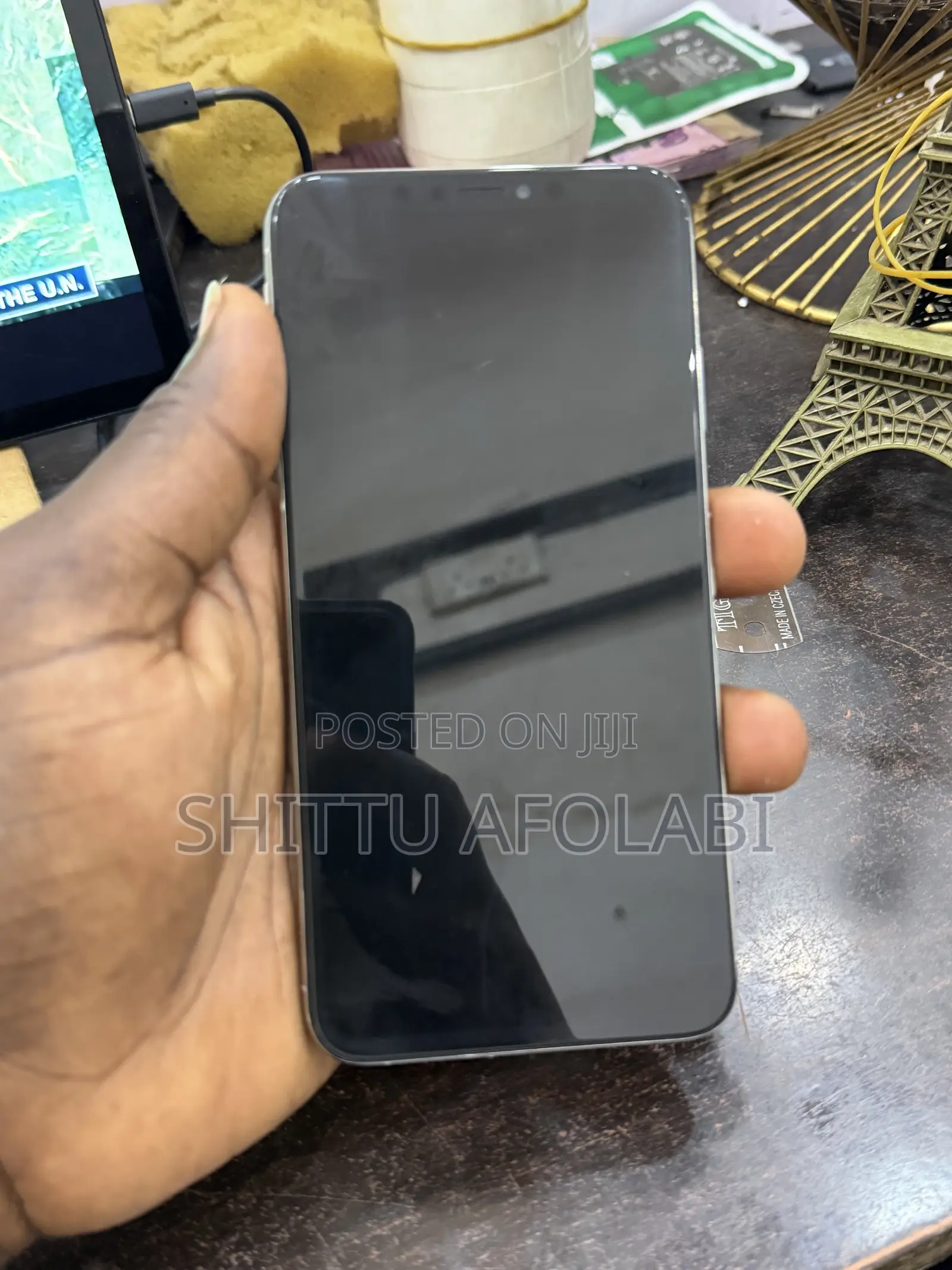 Apple iPhone XS Max 64 GB White