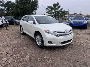 Toyota Venza LE 2010 White