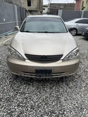 Toyota Camry 2004 Gold