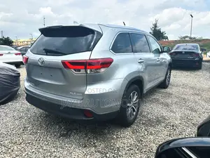 Toyota Highlander XLE 2019 Silver