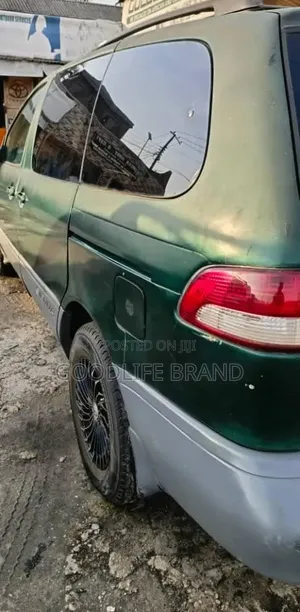 Toyota Sienna LE 2002 Green