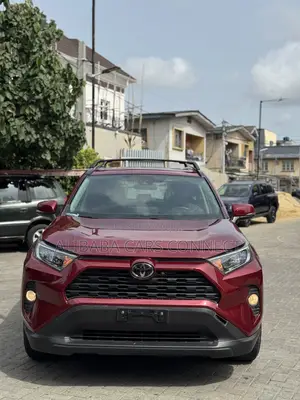 Toyota RAV4 XLE AWD 2019 Red