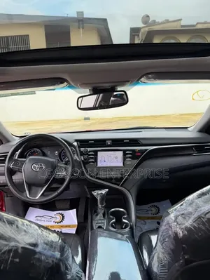Toyota Camry 2018 Red