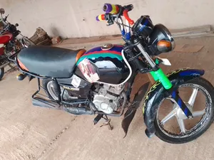 TVS HLX 125 2021 Black