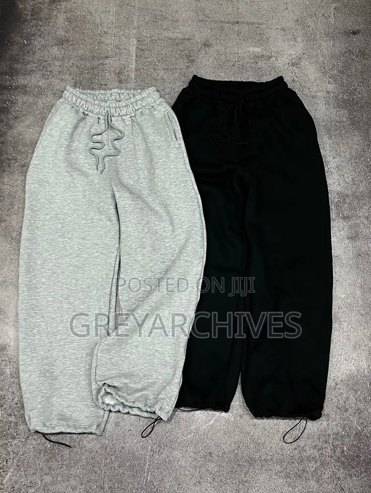 Sweatpants/Sweatshorts