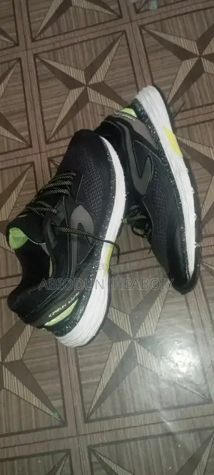 Nice Akube/Uk Sneakers