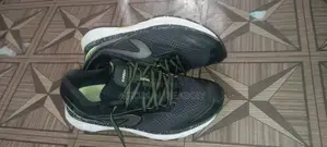 Nice Akube/Uk Sneakers