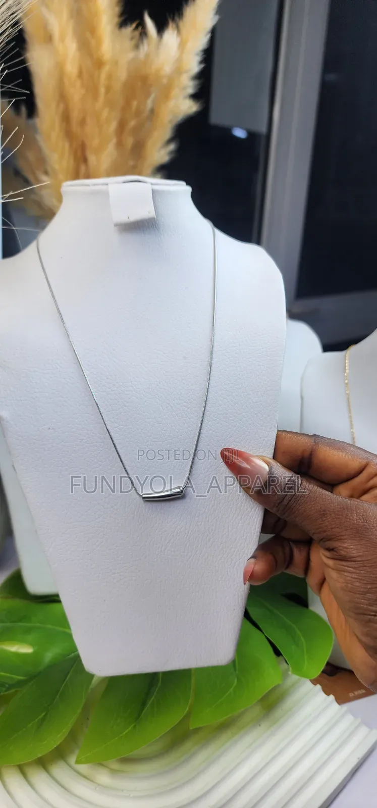 Sleek Slider Neckless