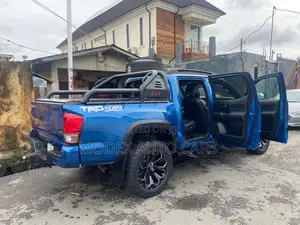 Toyota Tacoma 2017 Blue
