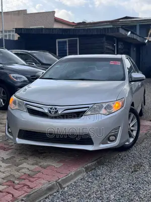 Toyota Camry XLE 4dr Sedan (2.5L 4cyl 6A) 2013 Silver