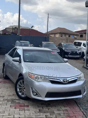 Toyota Camry XLE 4dr Sedan (2.5L 4cyl 6A) 2013 Silver