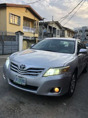 Toyota Camry SE 4dr Sedan (2.5L 4cyl 6AM) 2010 Silver
