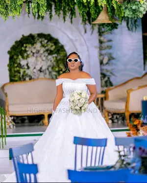 Luxury Off-Shoulder Sparkly Bridal Ballgown