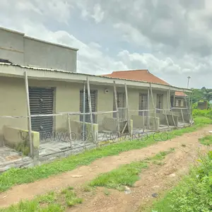 8 Units of Shopsv