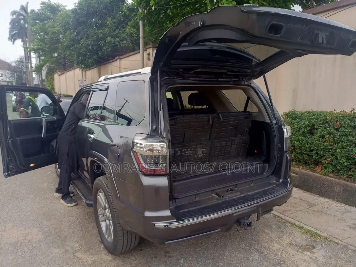 Toyota 4-Runner 2011 Gray