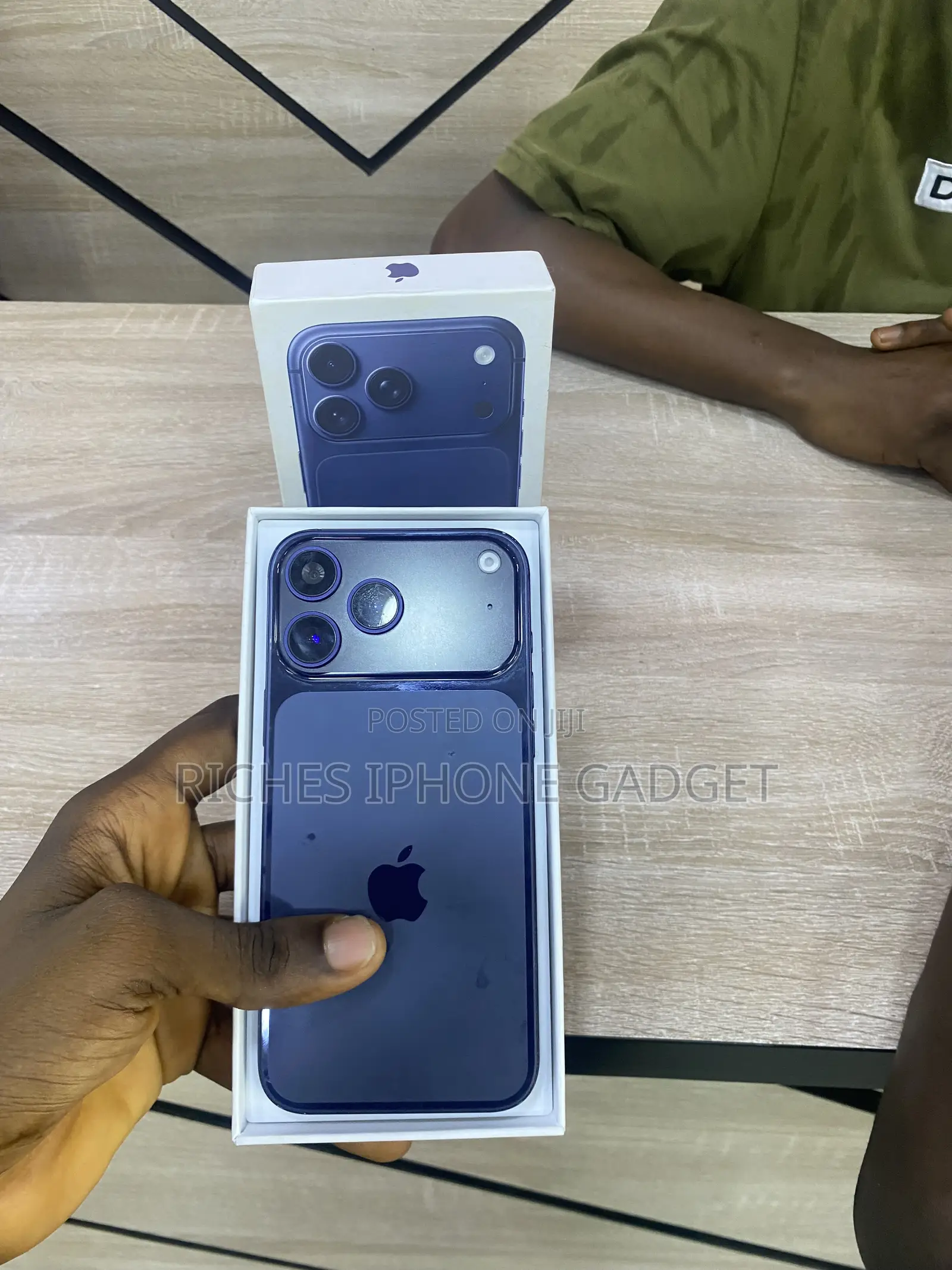 Apple iPhone 17 Pro Max 1 TB Blue