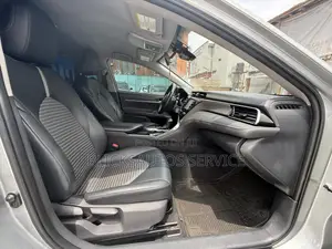 Toyota Camry SE Nightshade FWD 2020 Silver