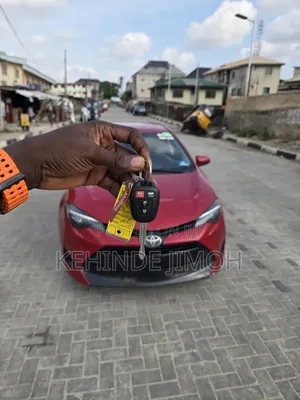 Toyota Corolla LE (1.8L 4cyl 2A) 2018 Red