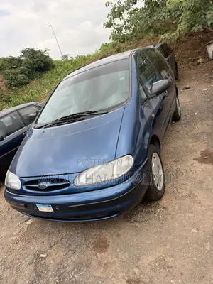 Ford Galaxy 2000 Blue