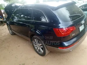 Audi Q7 2013 Blue