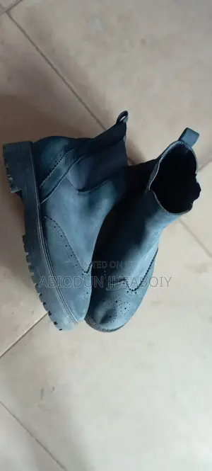 Very Neat Akube/Uk High Top Shoe