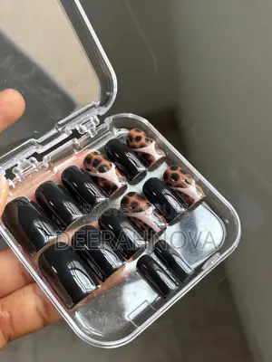 Press-on Nails