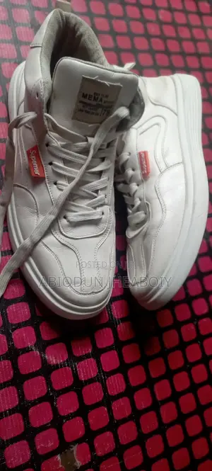 Premium Akube Sneakers