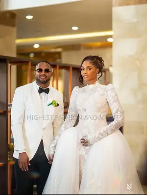 Classy Detachable Train Bridal Gown Set